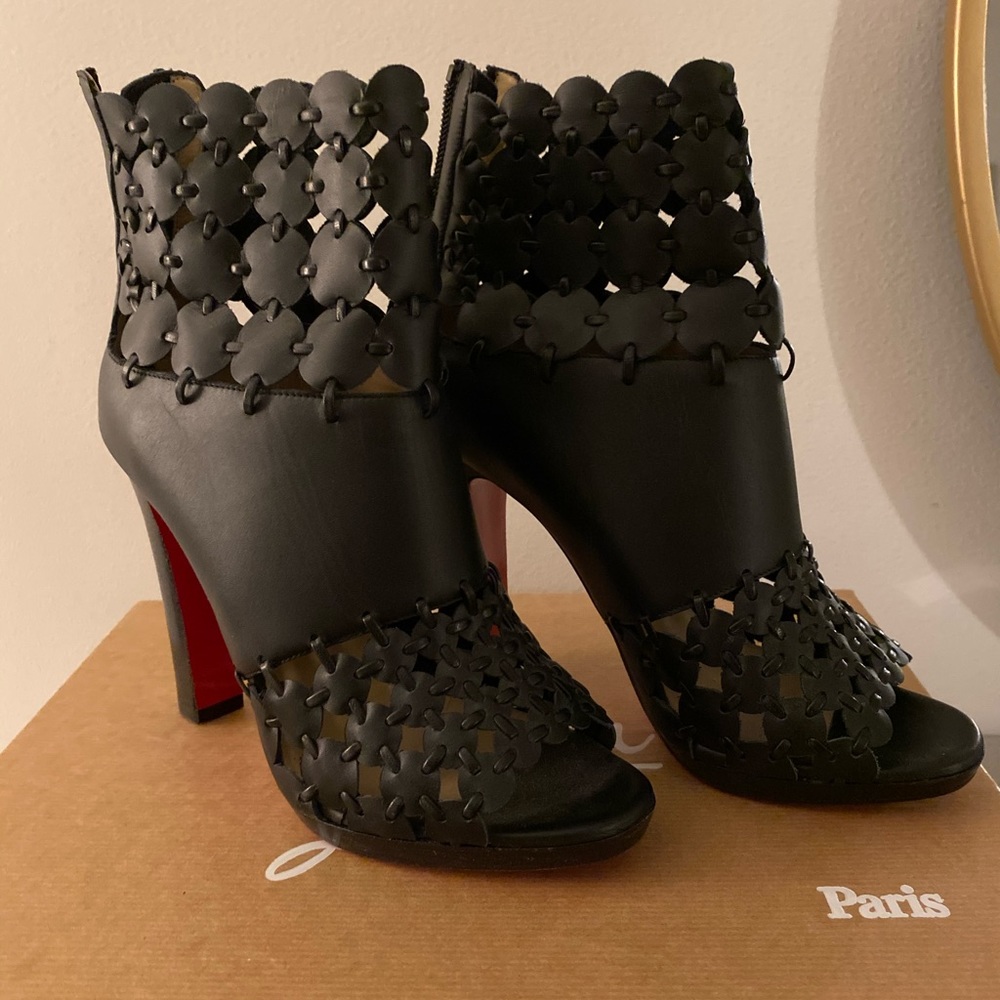 NEW Christian Louboutin heels
